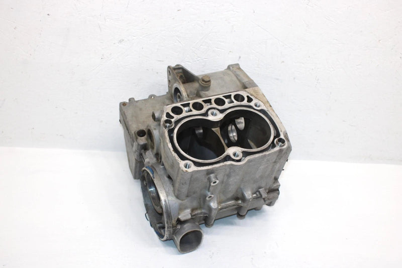 2011 Polaris Sportsman 800 Efi Oem Crankcase 2204391 AP179
