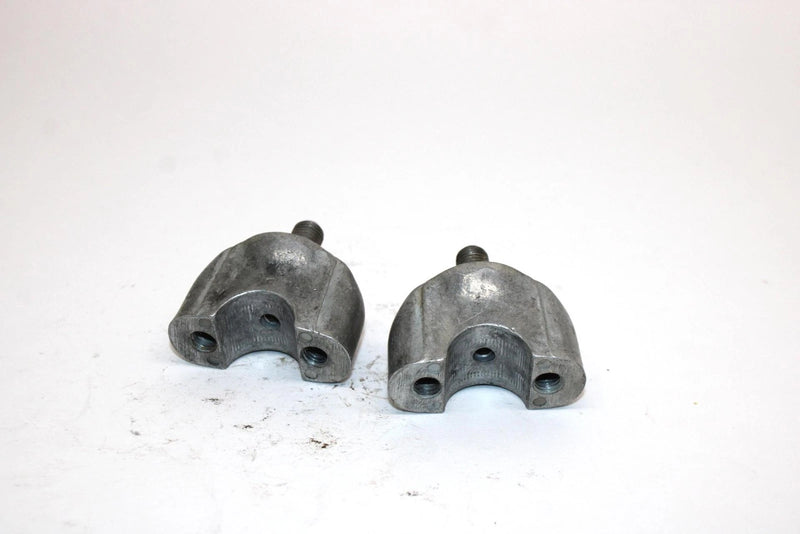 09 Honda Trx 500 Fpea Foreman Oem Lower Handlebar Mount Pair 53130-HB3-770 Q1020