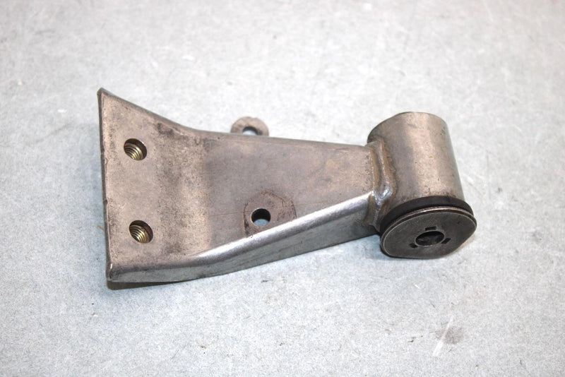 05 Yamaha  Bruin  4wd Hunter  Oem Center Engine Mount 5UH-F1315-00-00 AY38