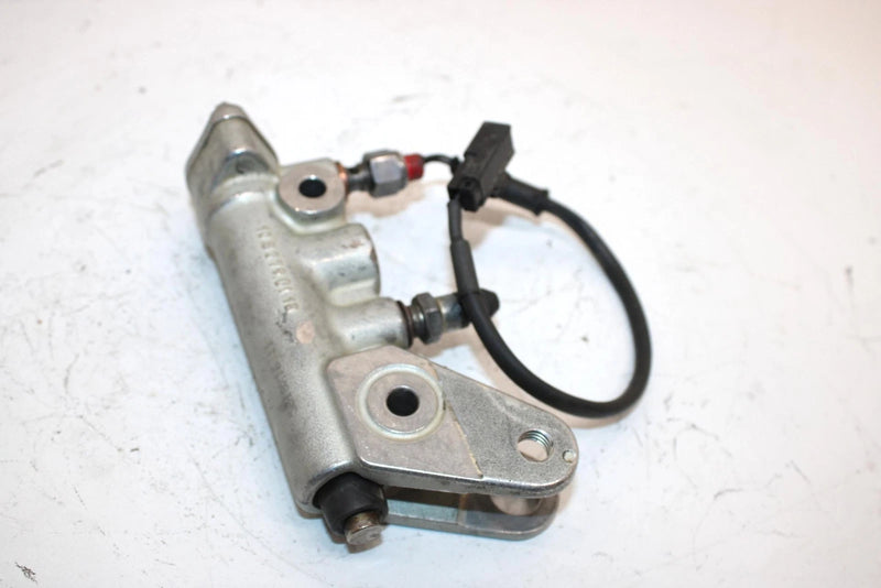 16Can-am OutlanderLMax 450 Efi Dps Oem RearBrake Master Cylinder 705601273 AB5