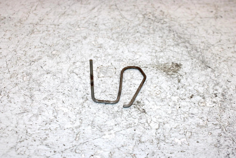 2006 John Deere  Buck 650 Oem Latch Base Spring 705000259 AJ0