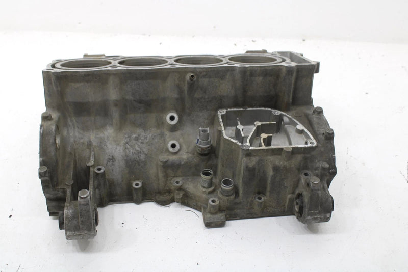 2007 Yamaha Attak Gt Oem Upper Crankcase Cylinder 8FP-15100-08-00 SY135