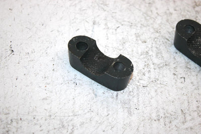 1993 Yamaha Waverunner 650 Oem Lower Handlebar Clamp Pair EU0-23814-01-00 JY23