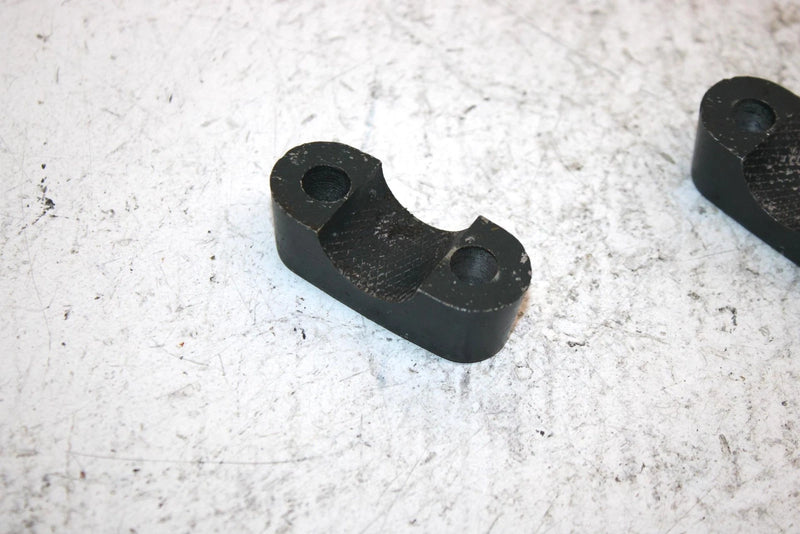 1993 Yamaha Waverunner 650 Oem Lower Handlebar Clamp Pair EU0-23814-01-00 JY23