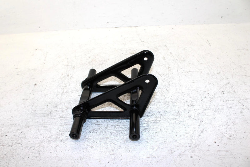 1995 Yamaha Vmax 600 Le Oem Front Skid Bracket 8AX-47418-00-00 SY21