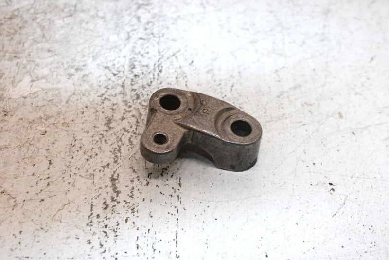 85 Honda Atc110 A Oem Upper Handlebar Clamp Set 53111-958-000 53121-958-000 AH13