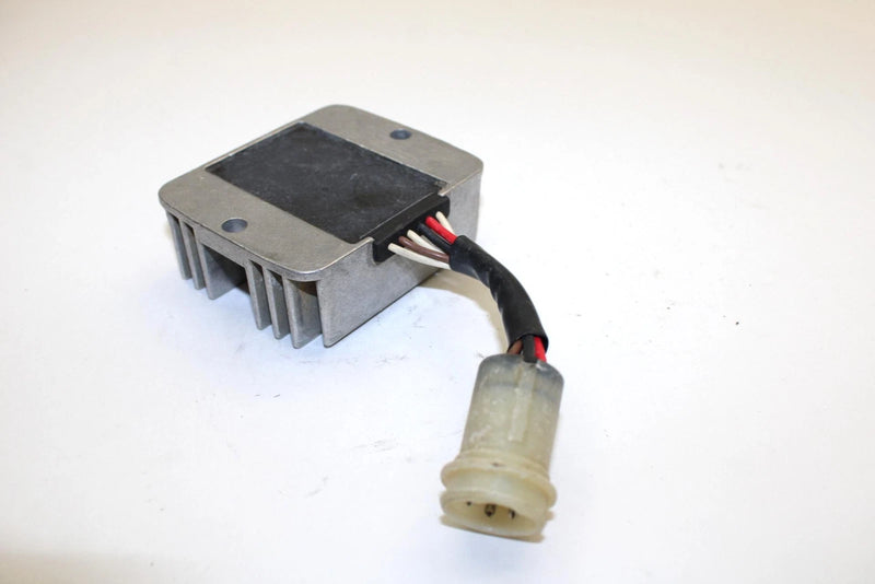 1988 Yamaha  Moto 4 Oem Voltage Regulator 59V-81960-A0-00 Q4970