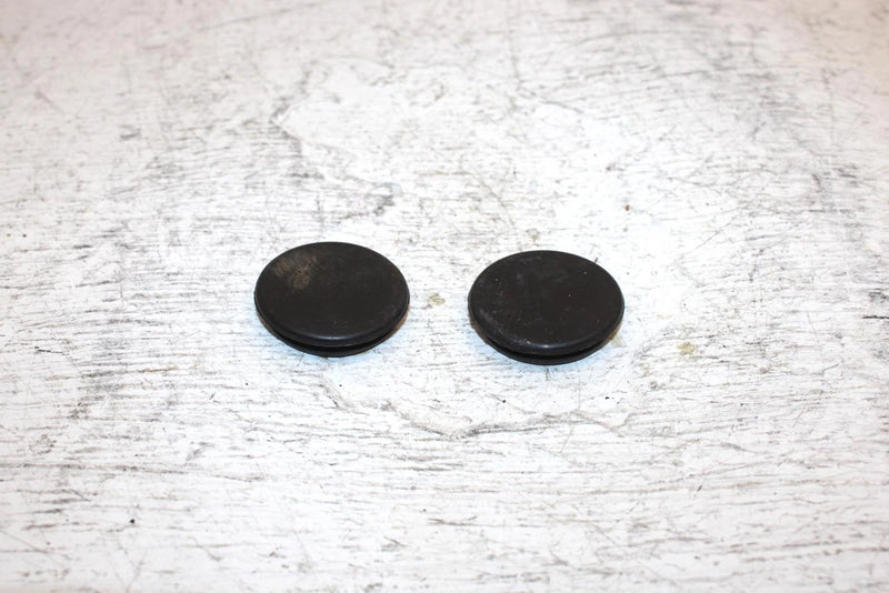 1997 Yamaha Vmax Sx 700 Triple Oem Belly Pan Plug Pair 90338-30256-00 SY10