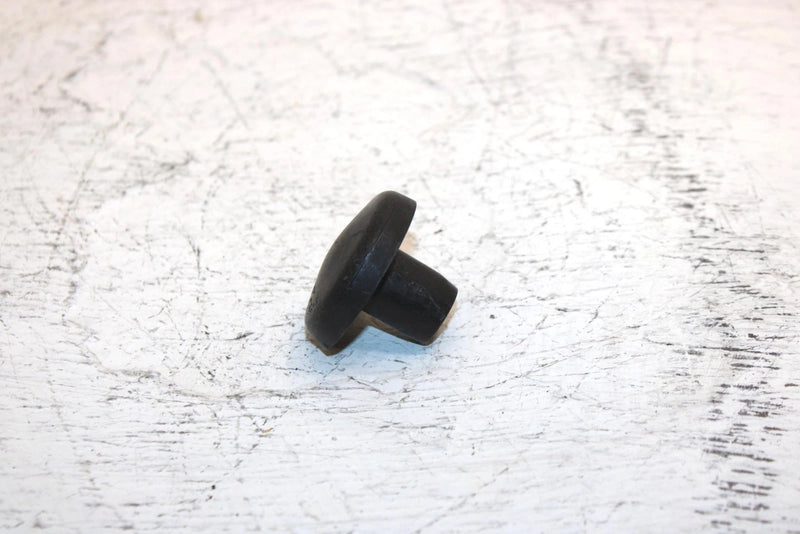 2001 Ski-doo Mxz 600 Oem Spindal Cap 572091300 SS4