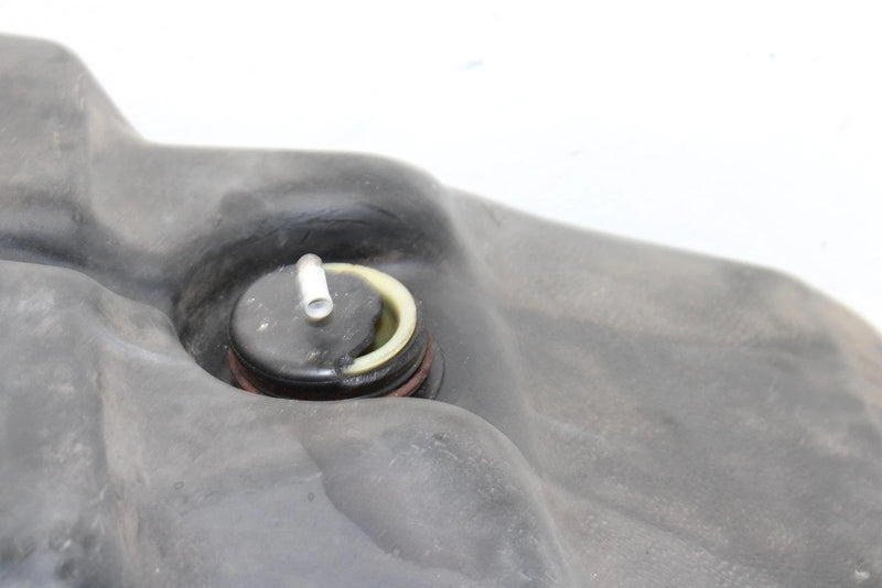 1987 Yamaha Exciter 570 L/c Oem Fuel Gas Tank W/Cap 82M-24111-00-00 SY18