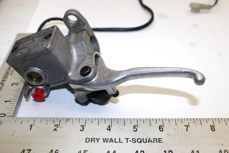 Yamaha Oem Brake Master Cylinder 8GC-W2587-00-00 Q4279