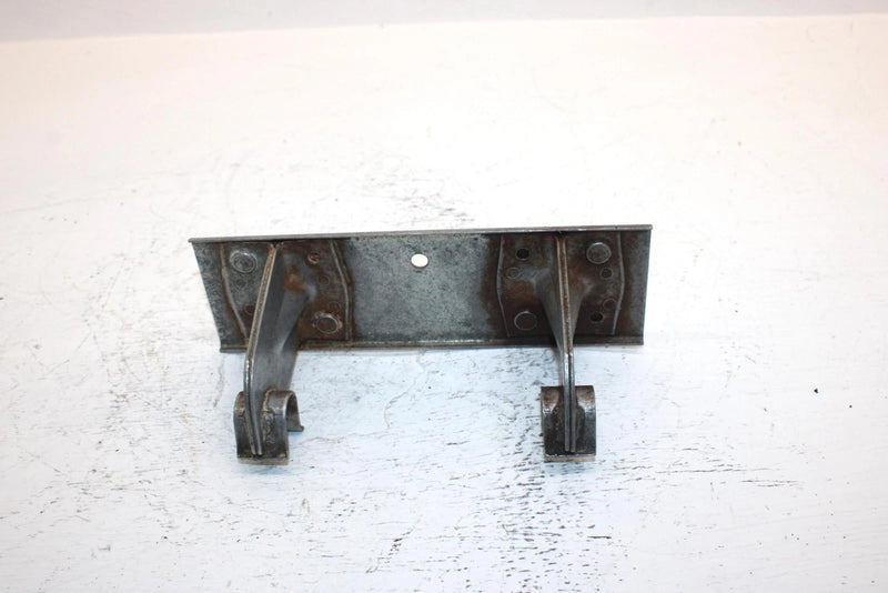 1985 Honda Atc 110a All Terrain Oem Rear Fender Hinge 80102-968-000 AH58
