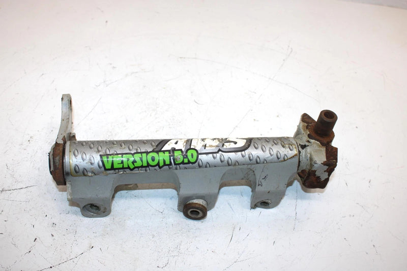 03 Arctic Cat Mountain Cat 900 Oem Right Steering Knuckle 1703-076 SA247