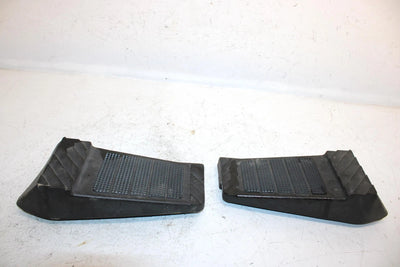 02 Ski-doo Grand Touring 500 Oem Passenger Footrest Set 572088700 SS24