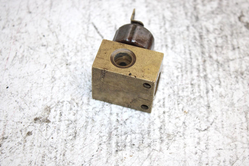 1999 Polaris Sportsman 335 Oem Brake Cross Fitting W/Switch 7052129 AP17