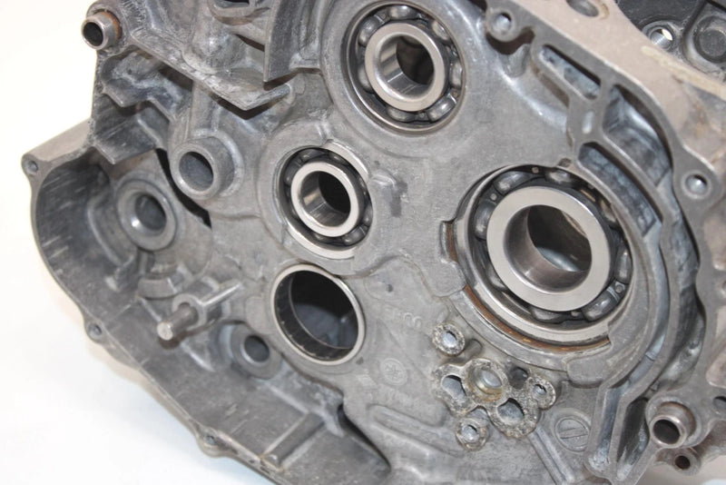 86 Yamaha  Moto 4 Yfm200dxs Oem Crankcase 1NU-15100-00-00 AY2