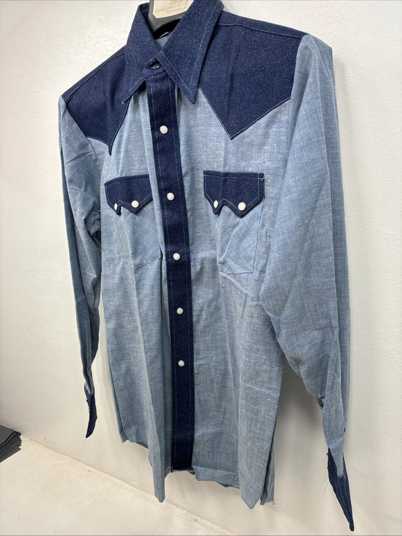 New Women’s Dee-Cee Blue Jeans Design Long Sleeve Pearl Snap Size Large TT-94