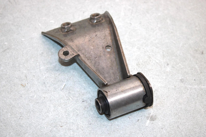 05 Yamaha  Bruin  4wd Hunter  Oem Center Engine Mount 5UH-F1315-00-00 AY38