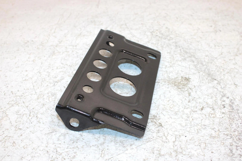 2006 John Deere  Buck 650 Oem Front Diff Mount Bracket 705400255 AJ0
