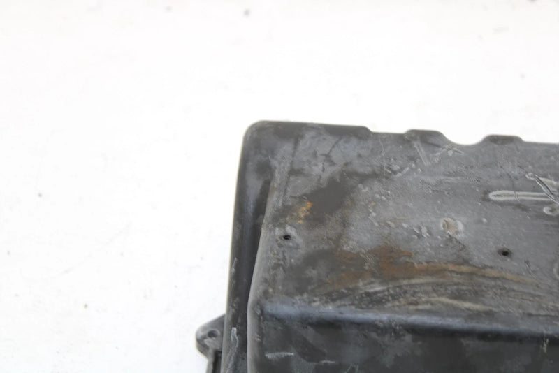 1988 Yamaha Srv Oem Lower Air Box Half 8K4-14441-01-00 SY62