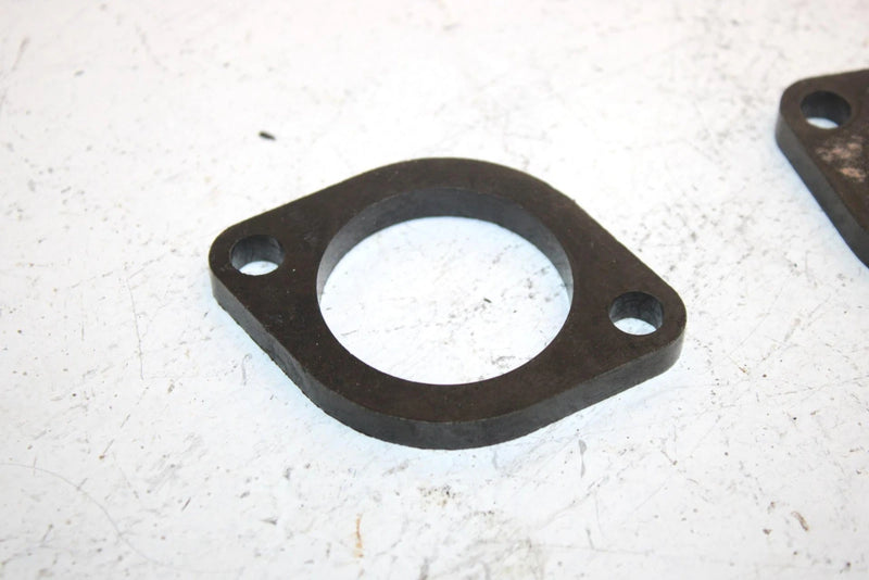 85 Polaris Ss Oem Insulator Pair 3083176 SP142
