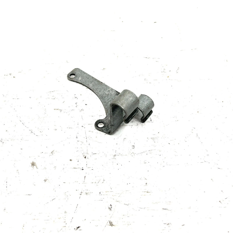 2004 Yamaha Rhino 660 OEM Oil Line Guide Bracket 5UG-13487-00-00 XY3.1