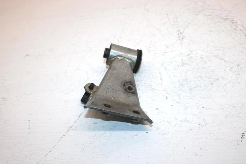 2007 Yamaha  Grizzly 350 2wd Oem Upper Engine Mount 5UH-F1315-01-00 AY28