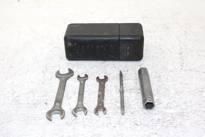 1995 Yamaha Vmax 500 Oem Tool Box W/Tools 85L-28100-01-00 SY34