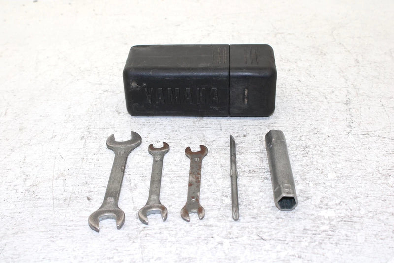 1995 Yamaha Vmax 500 Oem Tool Box W/Tools 85L-28100-01-00 SY34