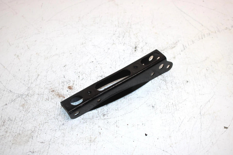 2004 Honda Fourtrax Rincon Oem Footpeg Bracket 50611-HN8-000 AH2