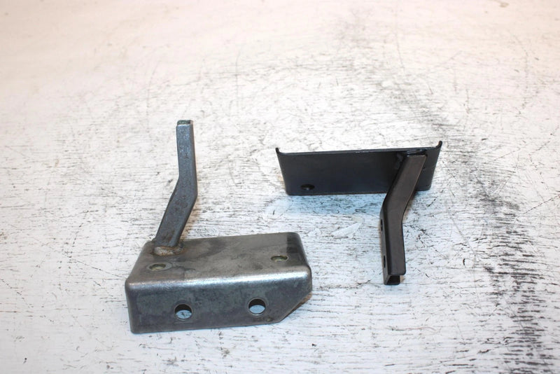 1995 Yamaha Vmax 600 Oem Footrest Bracket Set 8AB-21926-00-00 SY11