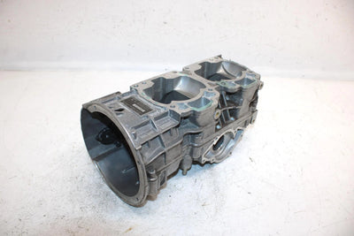 02 Ski-doo Grand Touring 500 Oem Crankcase 420888763 SS24