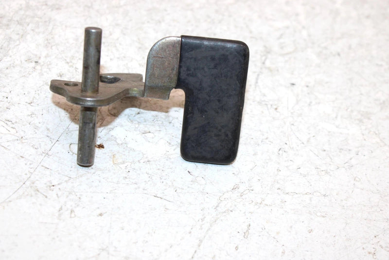 2005 Arctic Cat Atv 650 Oem Seat Latch Lever 1506-156 AA27