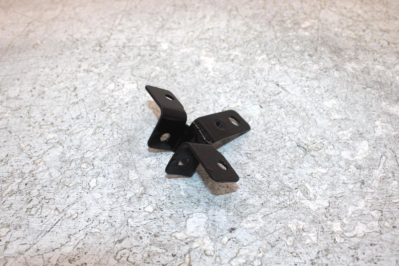 2006 Polaris Sportsman 500 Oem Upper Seat Backrest Bracket Set 5249636-067 AP186