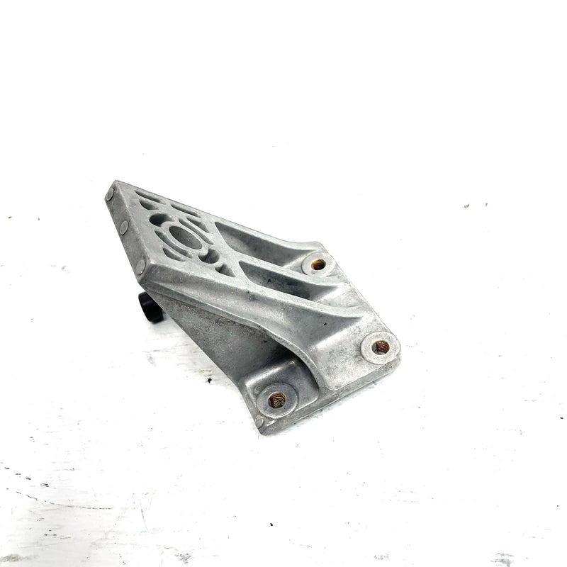 03 Yamaha WaveRunner XLT1200 OEM Left Rear Engine Bracket 68N-21425-00-94 JY30