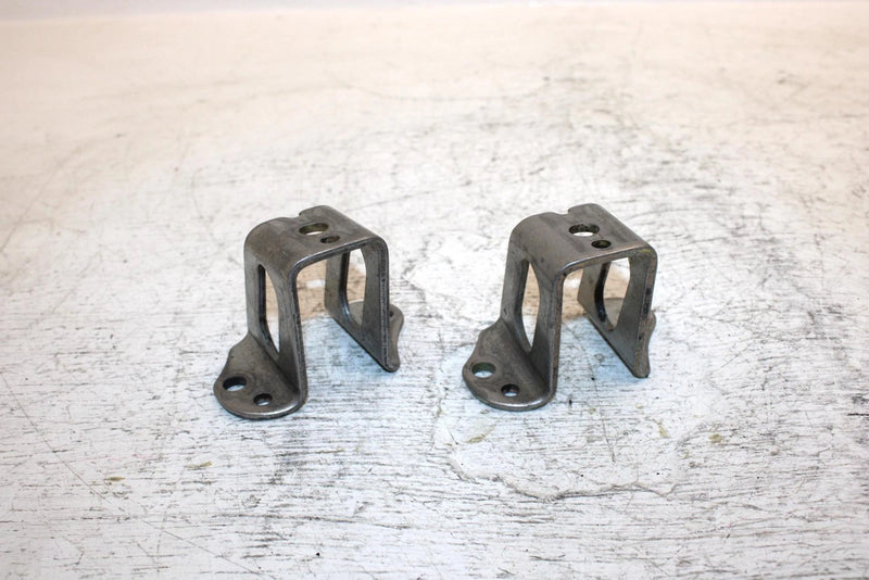 97 Yamaha Vmax700 Triple Oem Front Upper Mount Bracket Pair 8CH-21415-00-00 SY10