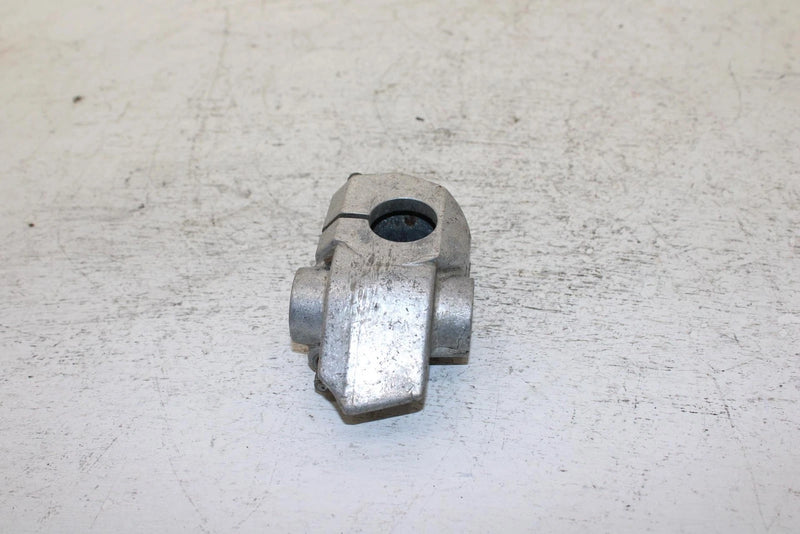 87 Yamaha Exciter 570 L/c Oem RightFront Suspension Bracket 8L9-2377E-00-00 SY18