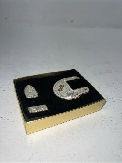 New Women’s Award Design Bull Rider Buckle Set. SRS47304 A-76