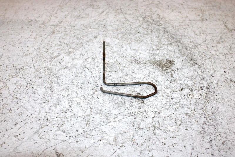 2006 John Deere  Buck 650 Oem Latch Base Spring 705000259 AJ0