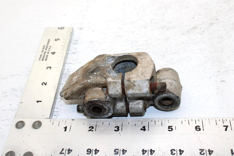 87 Yamaha Exciter 570 L/c Oem Left Front Suspension Bracket 8L9-2376E-00-00 SY18