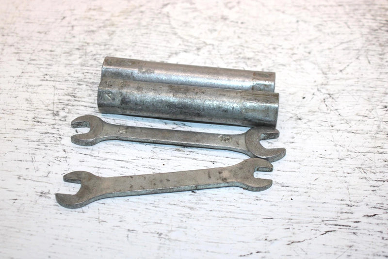 1997 Yamaha Venture Tr Oem Tool Box 85L-28100-01-00 SY15