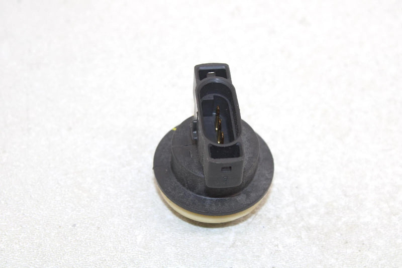 06 Polaris Fusion 600 Ho Oem Taillight Socket 4011009  SP203