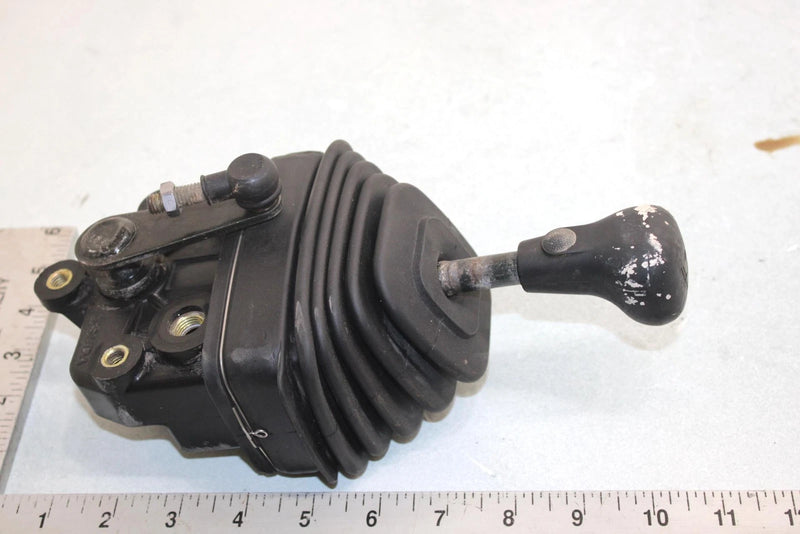 05 Yamaha  Bruin  4wd Hunter  Oem Gear Shifter 5UH-18300-00-00 AY38