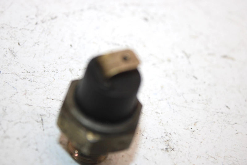 04 Polaris Frontier Classic Oem  Engine Oil Pressure Sensor 4010611 SP182