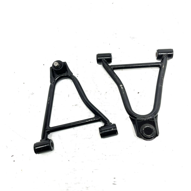 1994 Yamaha Kodiak 400 4x4 OEM Front Lower A Arm Set 2HR-23580-01-00 AY61