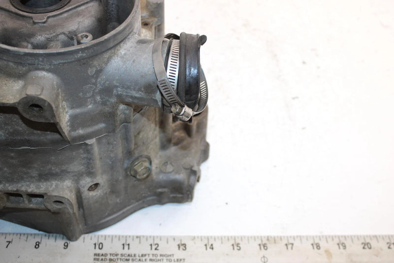 2001 Polaris Magnum 325 Oem Crankcase 3087115 3087124 AP98