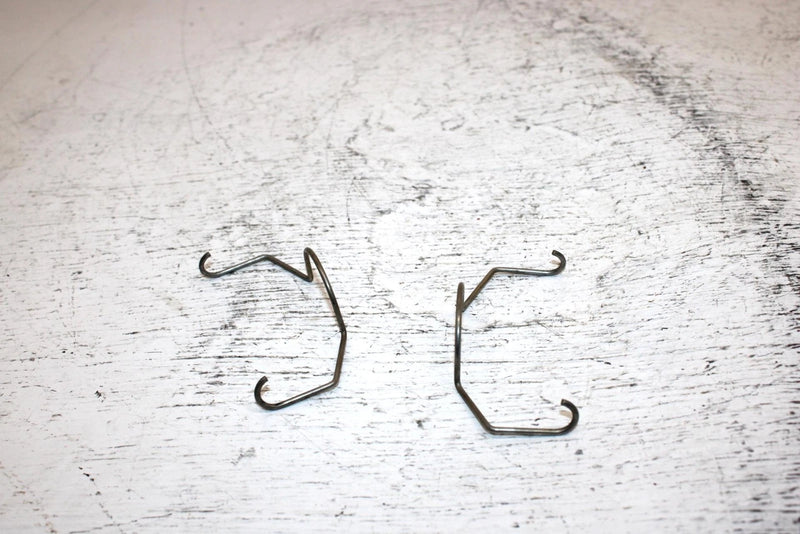1998 Ski-doo Formula 500 Oem Valve Cap Spring Clip Pair 420838083 SS1