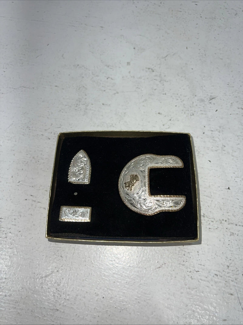 New Women’s Award Design Bull Rider Buckle Set. SRS47304 A-76