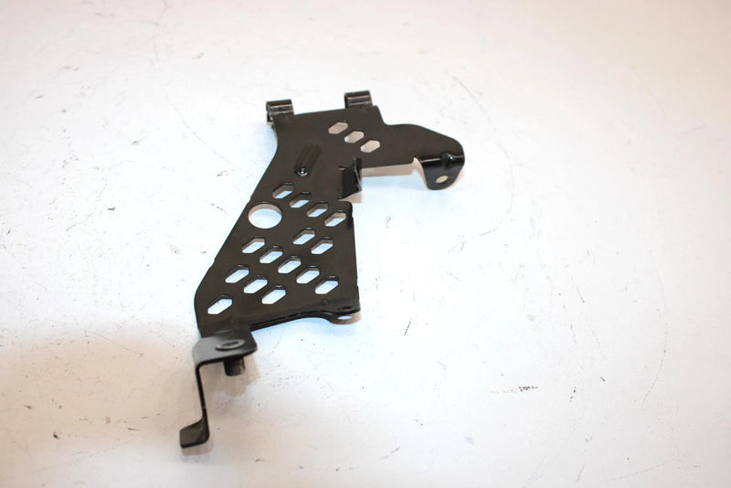 18 Ski-doo Mxz X 600r E-tec Oem Belt Guard Bracket 417300482 SSS1