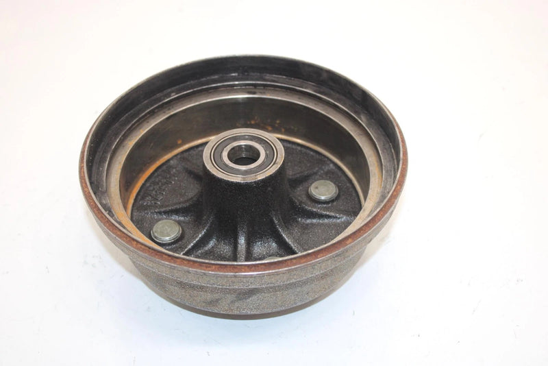 96 Yamaha  Timberwolf 250 2wd Oem Front Wheel Hub 3HN-25111-10-00 AY45